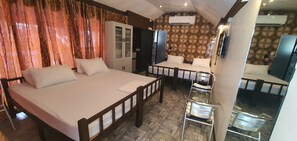 エグゼクティブ ルーム | デスク、アイロン / アイロン台、WiFi (無料)、ベッドシーツ