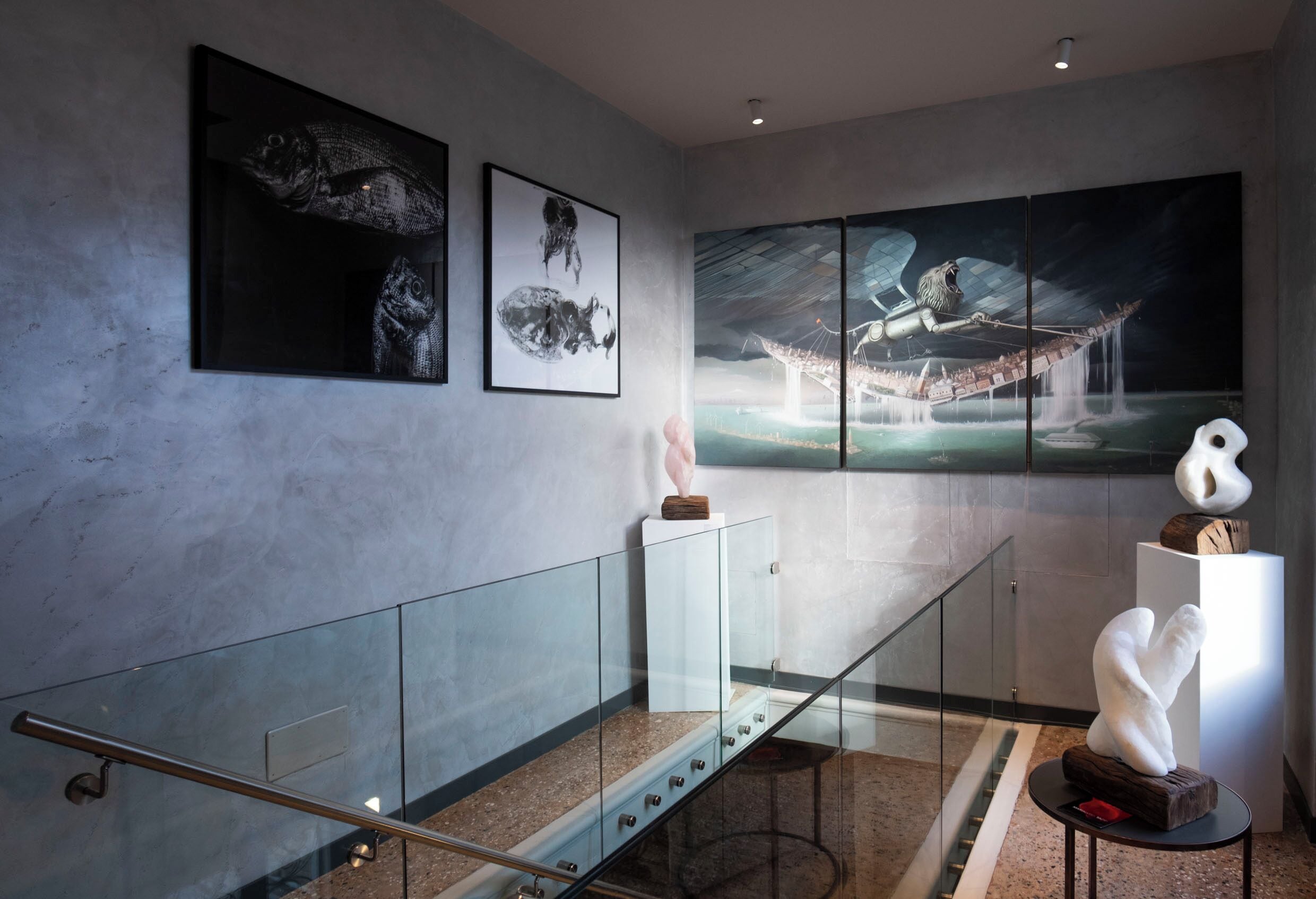 handrails in stairways