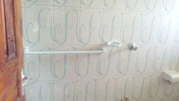 Standard Room, City View | Bathroom amenities | Shower, free toiletries, towels