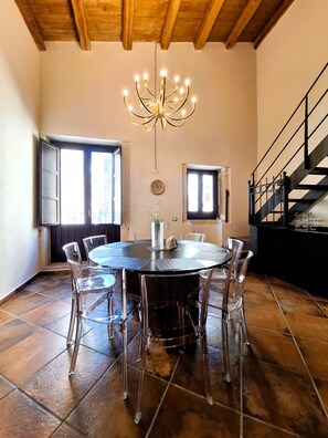 Duplex, 3 Bedrooms, Partial Sea View | Living area | Flat-screen TV, DVD player, pay movies - Casa Aretusa (Syracuse)