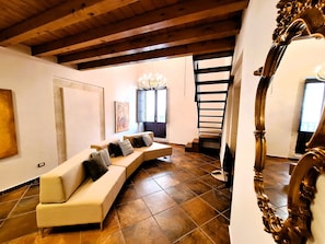 Duplex, 3 Bedrooms, Partial Sea View | Living area | Flat-screen TV, DVD player, pay movies - Casa Aretusa (Syracuse)