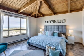 4 soverom, skrivebord, strykejern/-brett og wi-fi (inkludert)