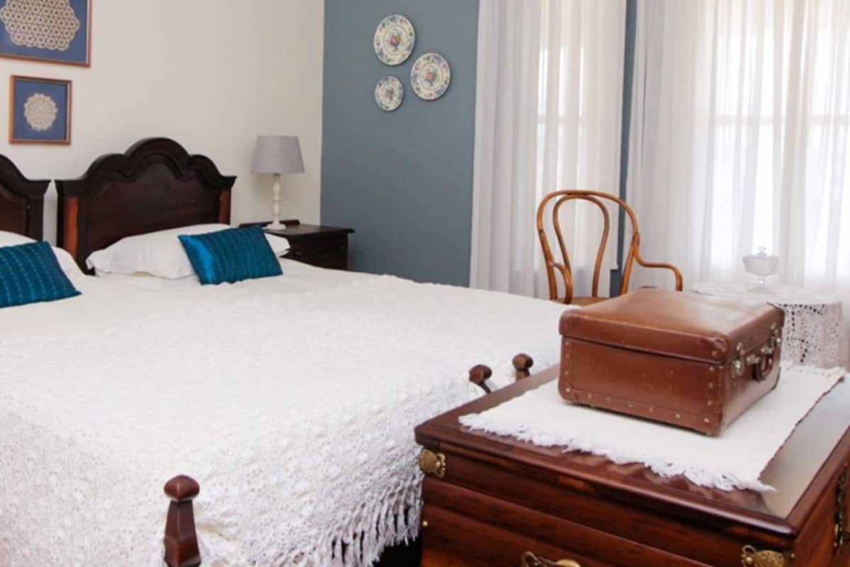 Twin Room (Vintage)