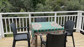 Comfort Apartment, 3 Bedrooms, Mountain View, Annex Building | Terrace/patio