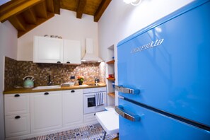 Appartement, 3 chambres, terrasse | Cuisine privée | Grand réfrigérateur, four, plaque de cuisson, lave-vaisselle