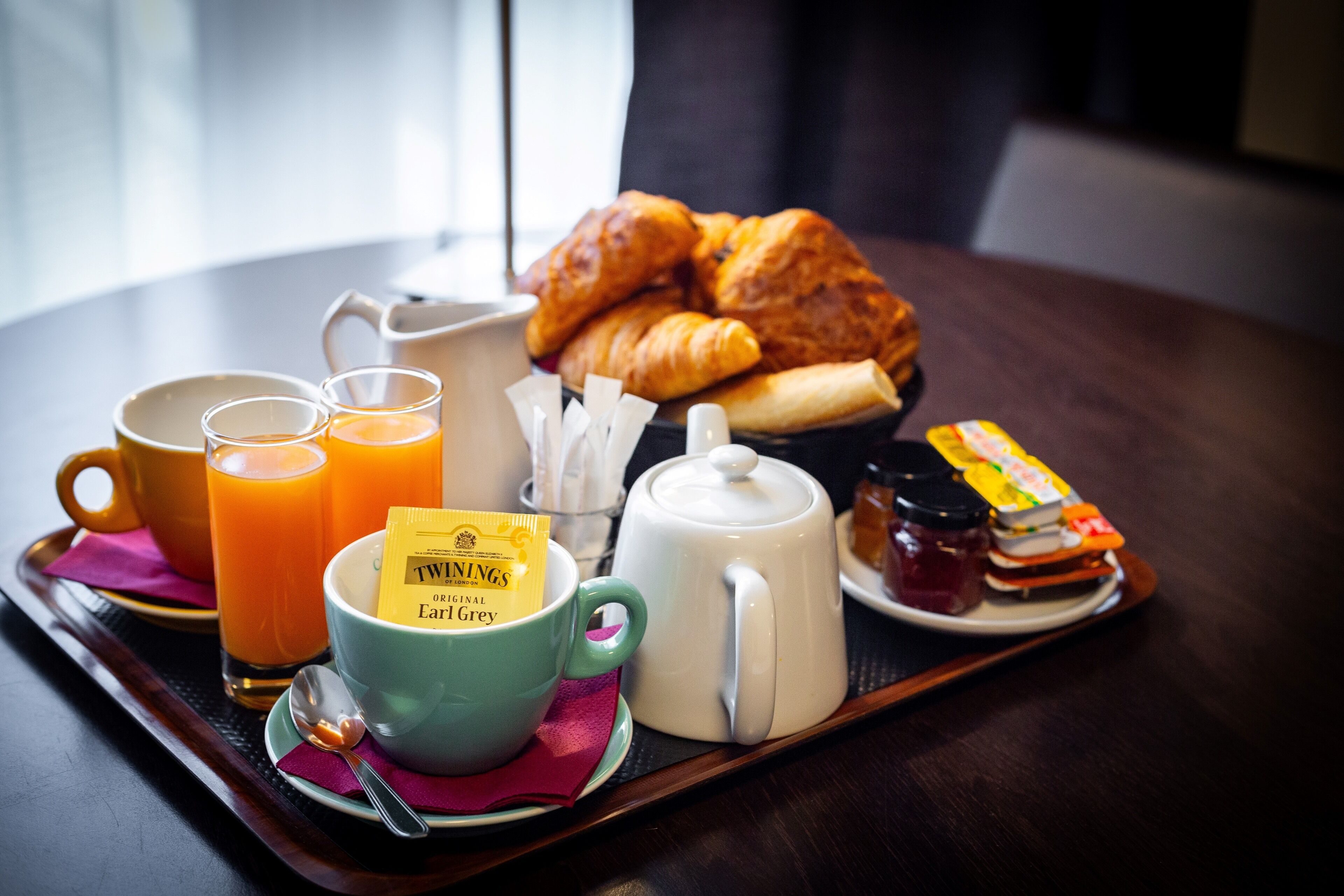 daily continental breakfast (eur 10 per person)