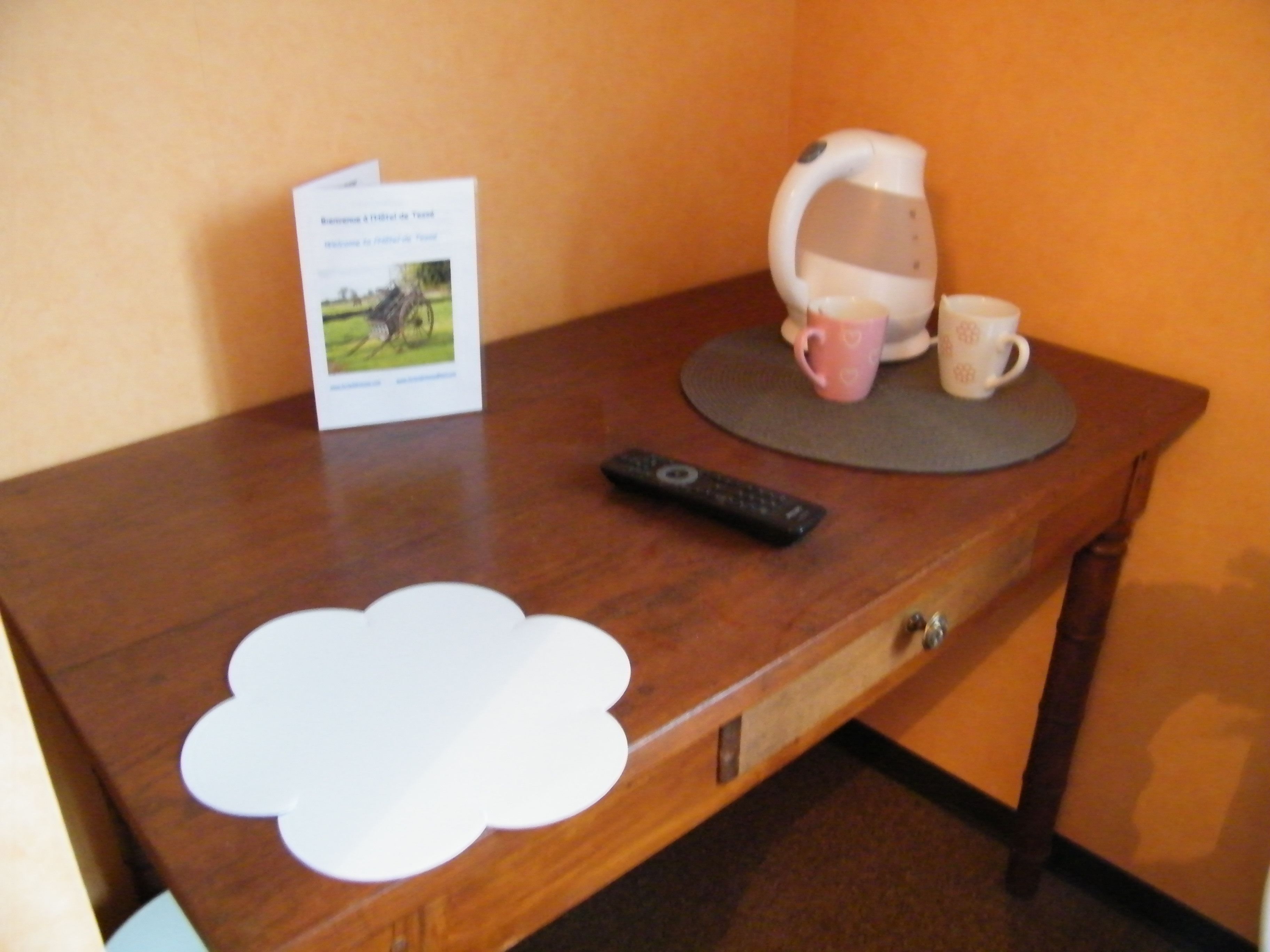 in-room business centre