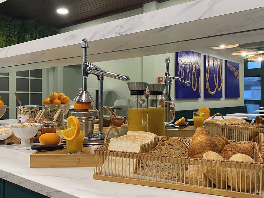 Daily buffet breakfast (EUR 7.50 per person)