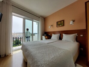 Economy Twin Room, Balcony