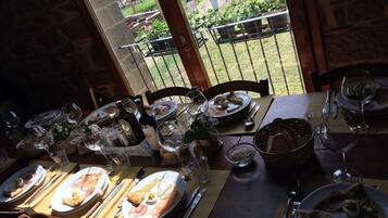 Lunch and dinner served