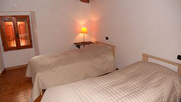 Apartment, 2 Bedrooms, Hill View | Desk, soundproofing, free cots/infant beds, rollaway beds