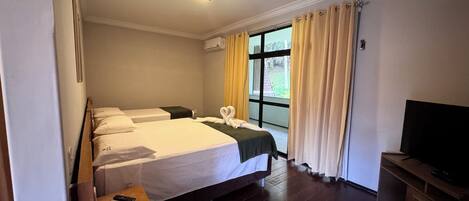 Habitación (Ouro Master) | Minibar, cortinas opacas, ropa de cama y accesible en silla de ruedas