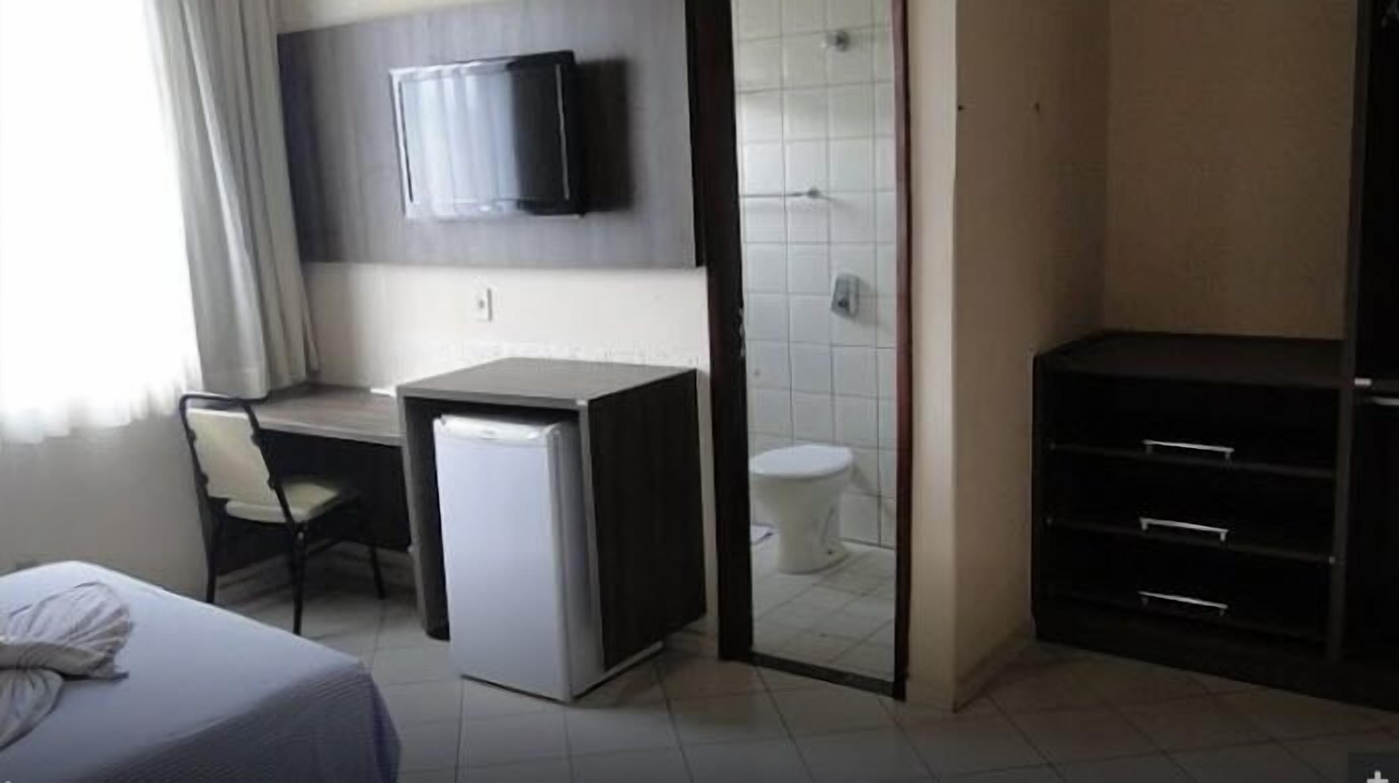 triple room | minibar, desk, blackout curtains, iron/ironing board