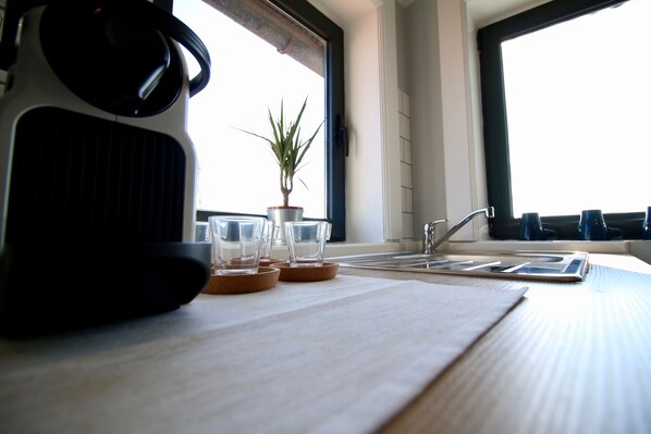 Apartemen, 2 kamar tidur | Ruang kerja ramah laptop, setrika/meja setrika, dan Wi-Fi gratis