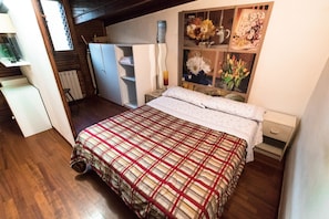 开间 | 特色装修、特色家居、办公桌、熨斗/熨衣板