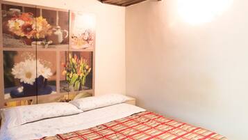 Studio | Individuell dekoriert, individuell eingerichtet, Schreibtisch