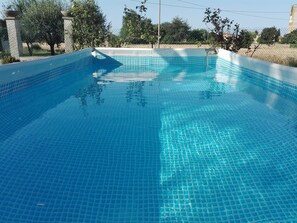 Seasonal outdoor pool