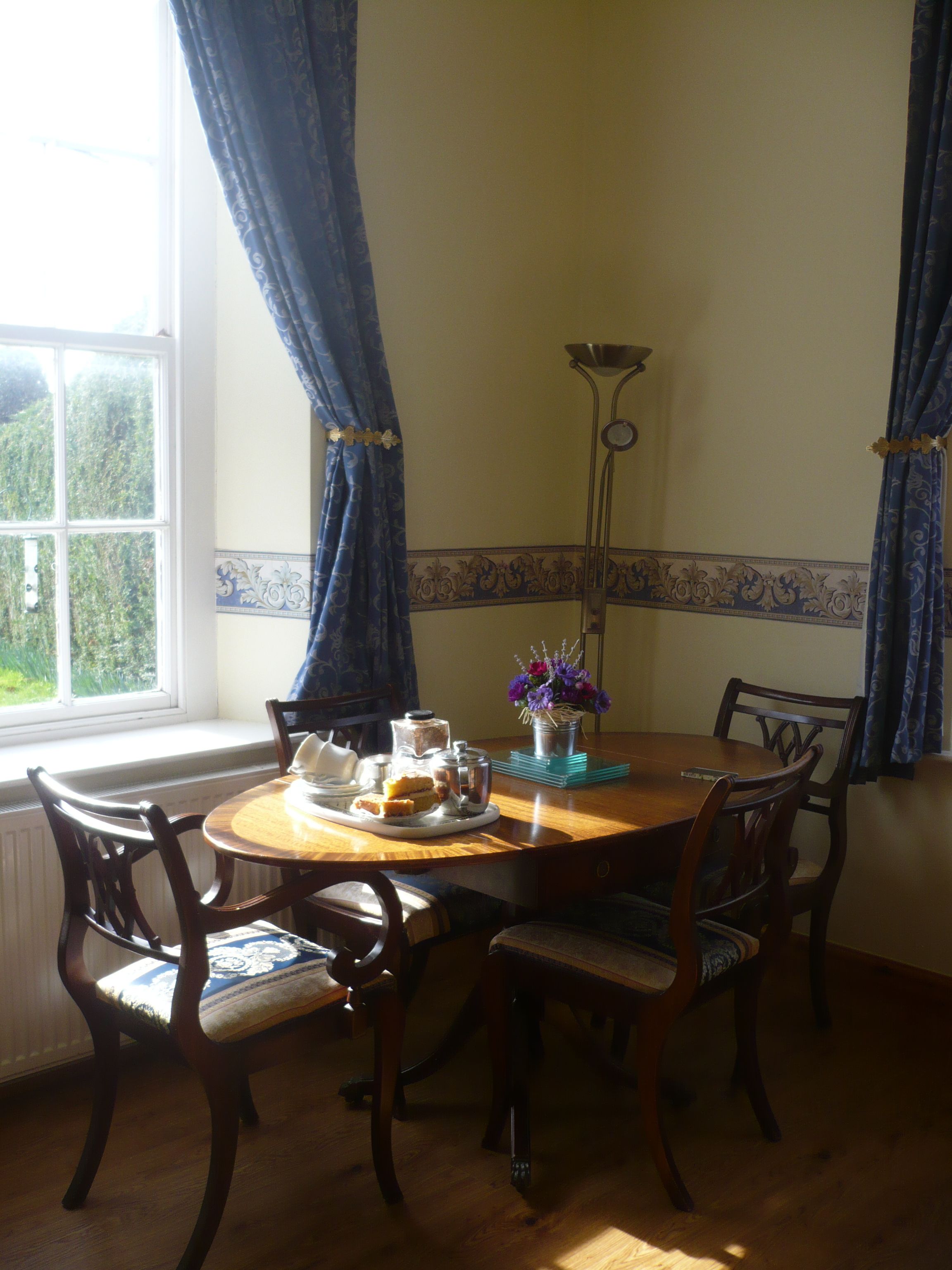 كوخ - غرفة نوم واحدة (Garden Cottage) | تناول الطعام داخل الغرفة