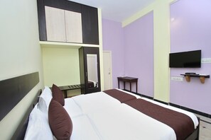 Double or Twin Room | Free WiFi