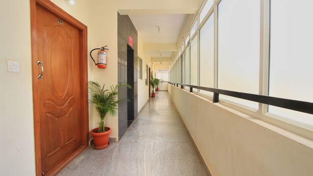 Hallway - OYO 9653 Ample Premium Suites (Bengaluru)