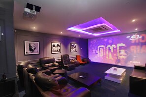 Kelengkapan dandanan diri percuma, tuala disediakan 