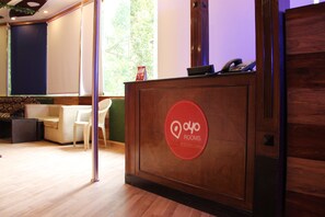 Reception - OYO 2407 Hotel Gera's M1 (New Delhi)