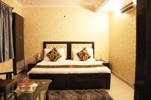 Double or Twin Room | Free WiFi, bed sheets - OYO 2407 Hotel Gera's M1 (New Delhi)
