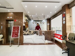 Reception - OYO 4184 Hotel The RTS (New Delhi)