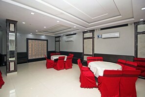 Meeting facility - Collection O 8305 Blessings inn (New Delhi)