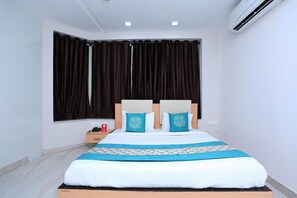 Room - Collection O 8305 Blessings inn (New Delhi)
