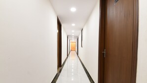 Lobby - OYO Flagship 5383 Hotel Under Bridge Inn (New Delhi)