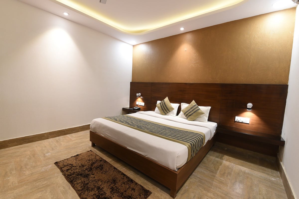 Deluxe Double or Twin Room, 1 King Bed | Bed sheets