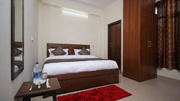 Standard Double Room | Free WiFi, bed sheets