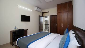 Standard Double Room | Free WiFi, bed sheets
