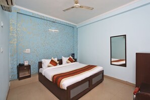 Free WiFi, bed sheets - OYO 9786 Hotel Aerolook (New Delhi)