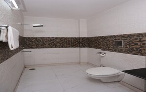 Double or Twin Room | Bathroom | Free toiletries, towels