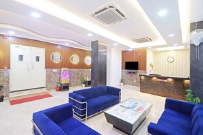 Lobby - Hotel Mayda Prime Near Delhi Airport (New Delhi)