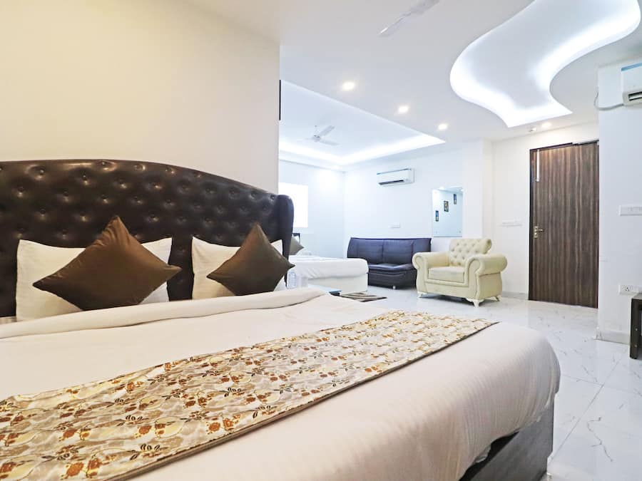 Family Quadruple Room | Street view