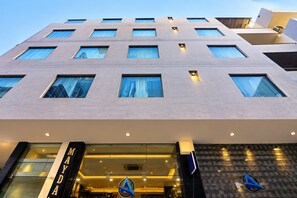 Exterior - Hotel Mayda Prime Near Delhi Airport (New Delhi)