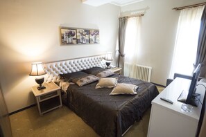 Minibar, bàn, truy cập Internet không dây miễn phí 