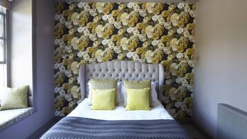 Superior Double Room | Individually decorated, individually furnished, desk, iron/ironing board