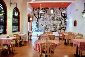 Restaurant - OYO 10240 Hotel Mayfair 1 (Panaji)