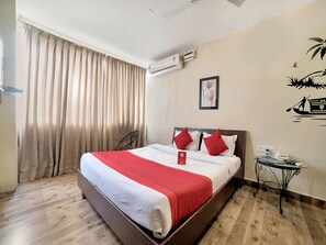 Room - OYO 674 Apartment Hotel Manar Luxury Suites (Hyderabad)