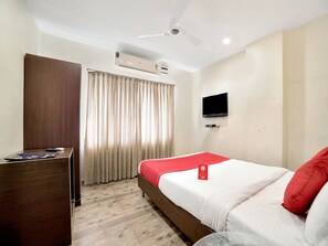 Double or Twin Room | Free WiFi - OYO 674 Apartment Hotel Manar Luxury Suites (Hyderabad)
