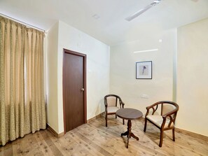 Reception - OYO 674 Apartment Hotel Manar Luxury Suites (Hyderabad)