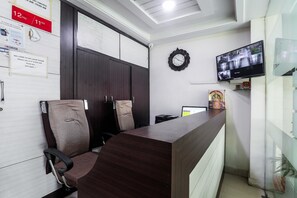 Reception - OYO 3586 SSR Luxury Rooms (Hyderabad)