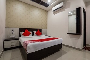 Bed sheets - OYO 3586 SSR Luxury Rooms (Hyderabad)