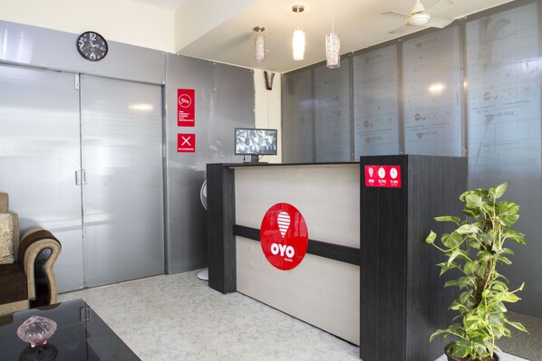 Reception - OYO 6749 The Royal Nest (Hyderabad)
