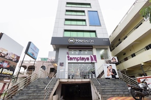 Exterior - OYO 7691 Kanha Boutique Hotel (Hyderabad)