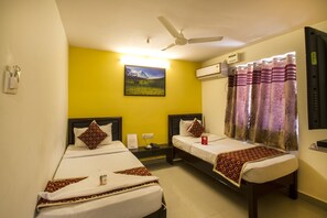 In-room safe, free WiFi, bed sheets - OYO 7691 Kanha Boutique Hotel (Hyderabad)